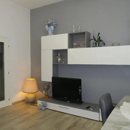 Le Due Madonne By Interhome Lejlighed Bologna